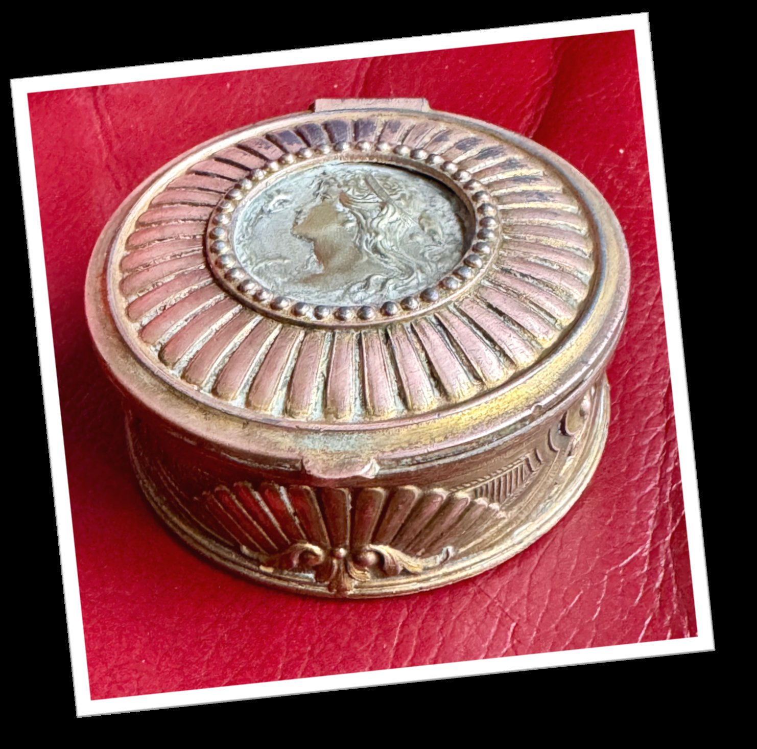 N.I 1890 DÉCOR OPÉRA MÉDAILLON RAYONNANT BOÎTE À BIJOUX