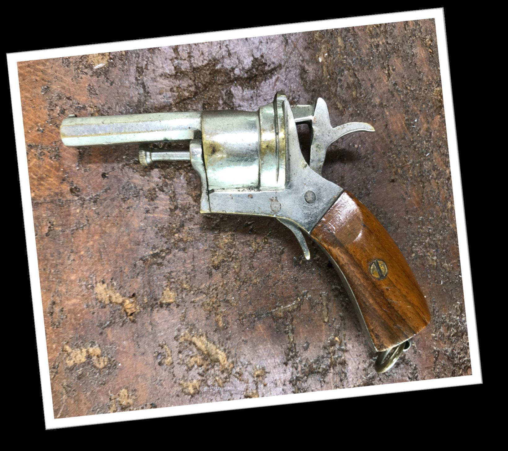 N.I 1950 PISTOLET REVOLVER BOIS VISSÉ CAT.