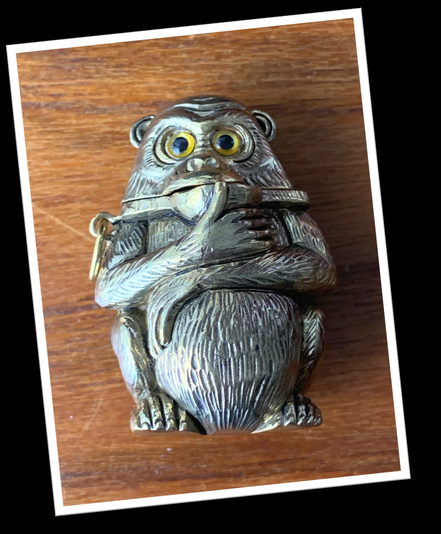 N.I 1900 SINGE YEUX DE VERRE