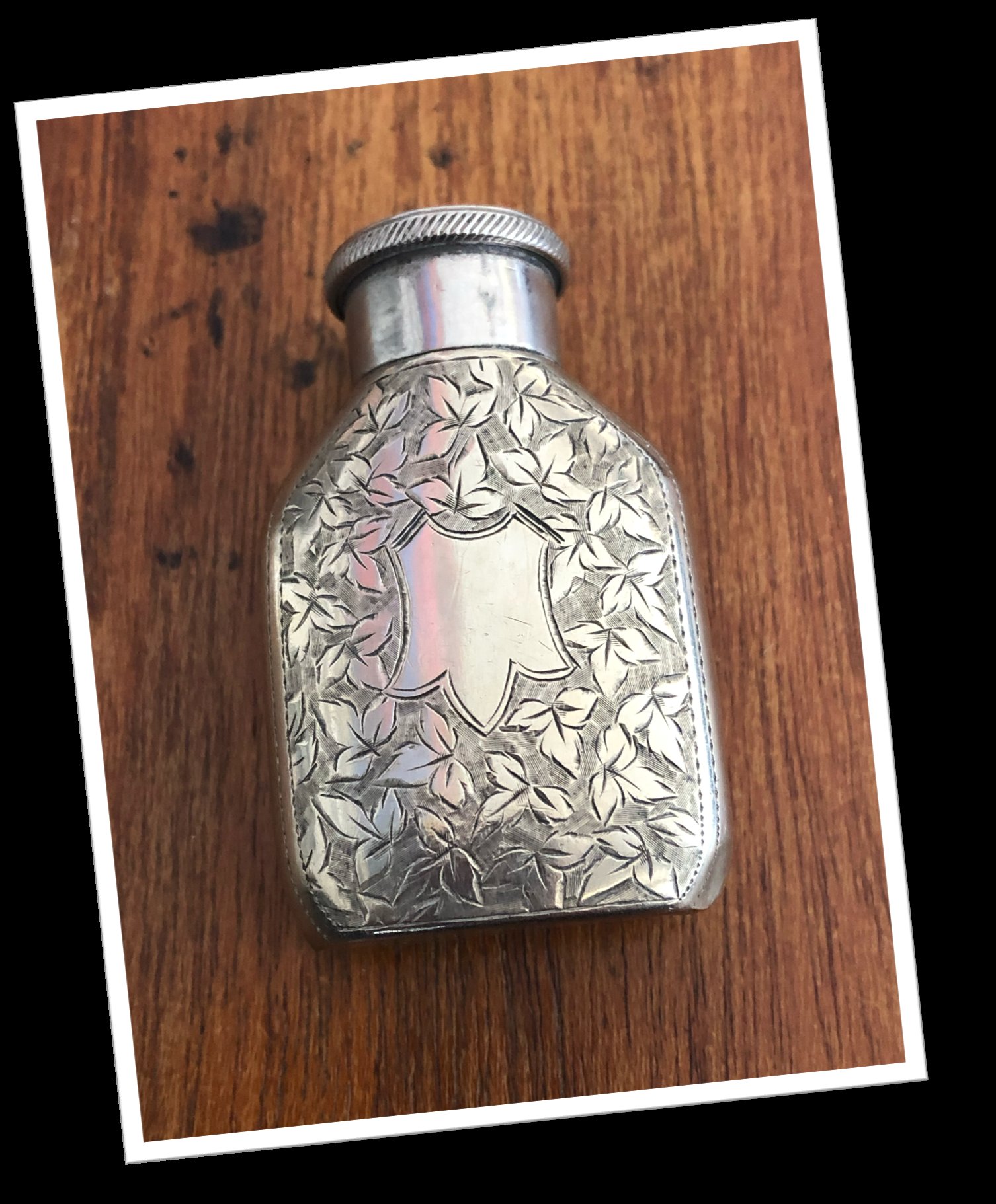N.I 1890 FLASQUE FEUILLAGE D’ÉRABLE