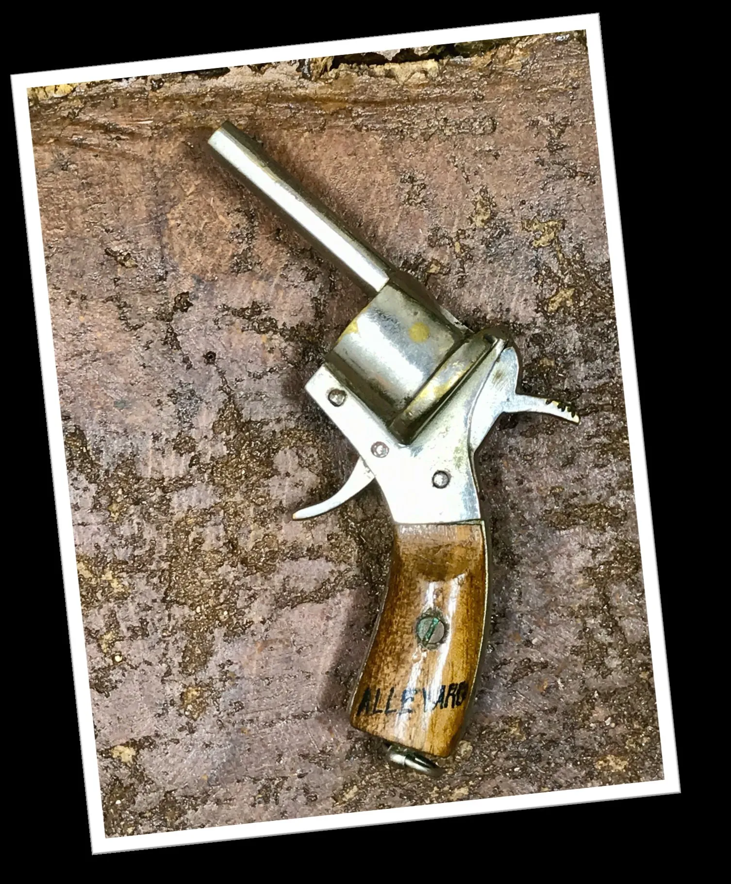N.I 1950 PISTOLET REVOLVER ALLEVARO CAT.
