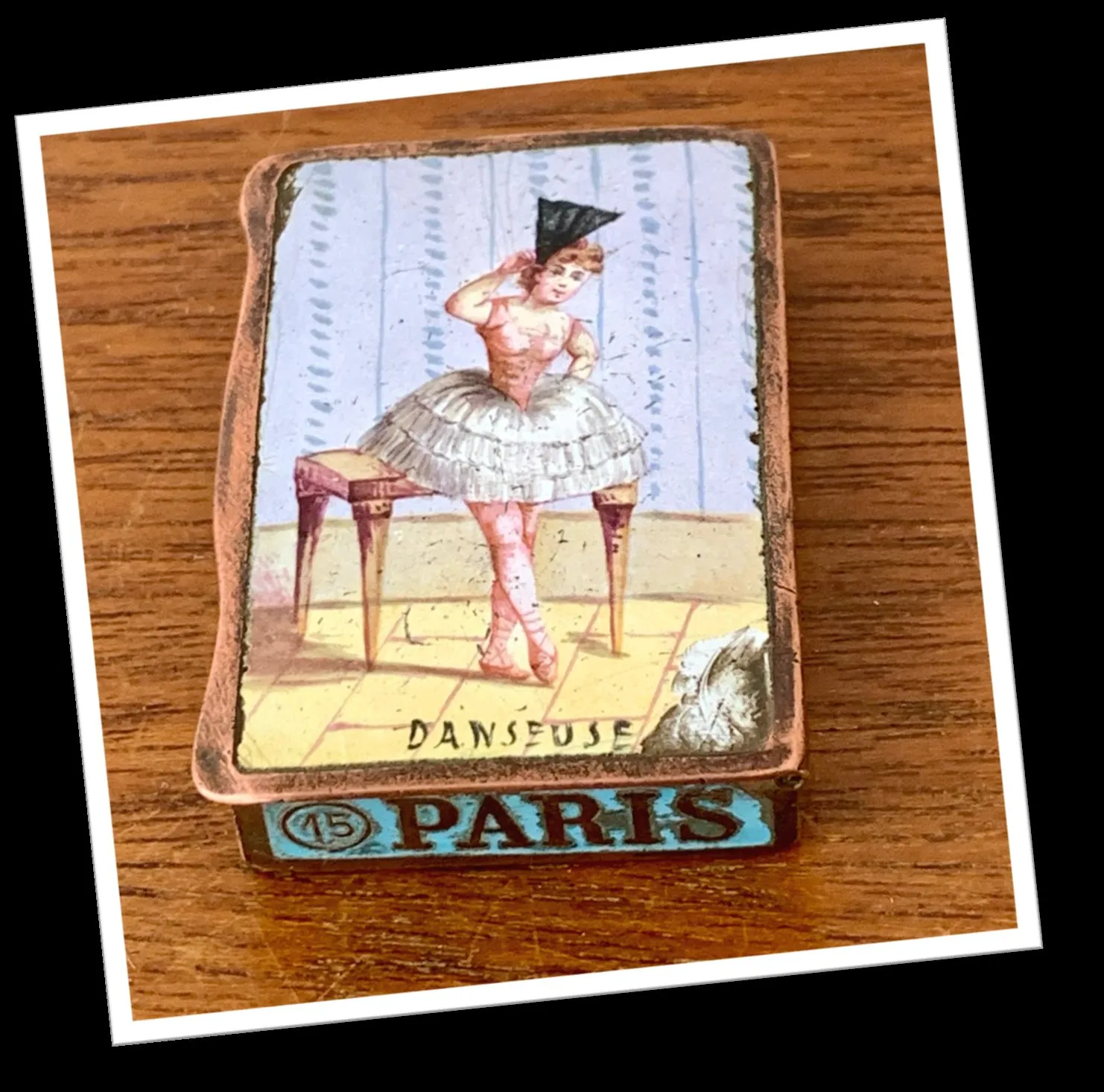 N.I 1890 LES DANSEUSES CHAUSSÉE D’ANTIN ÉMAILLÉ