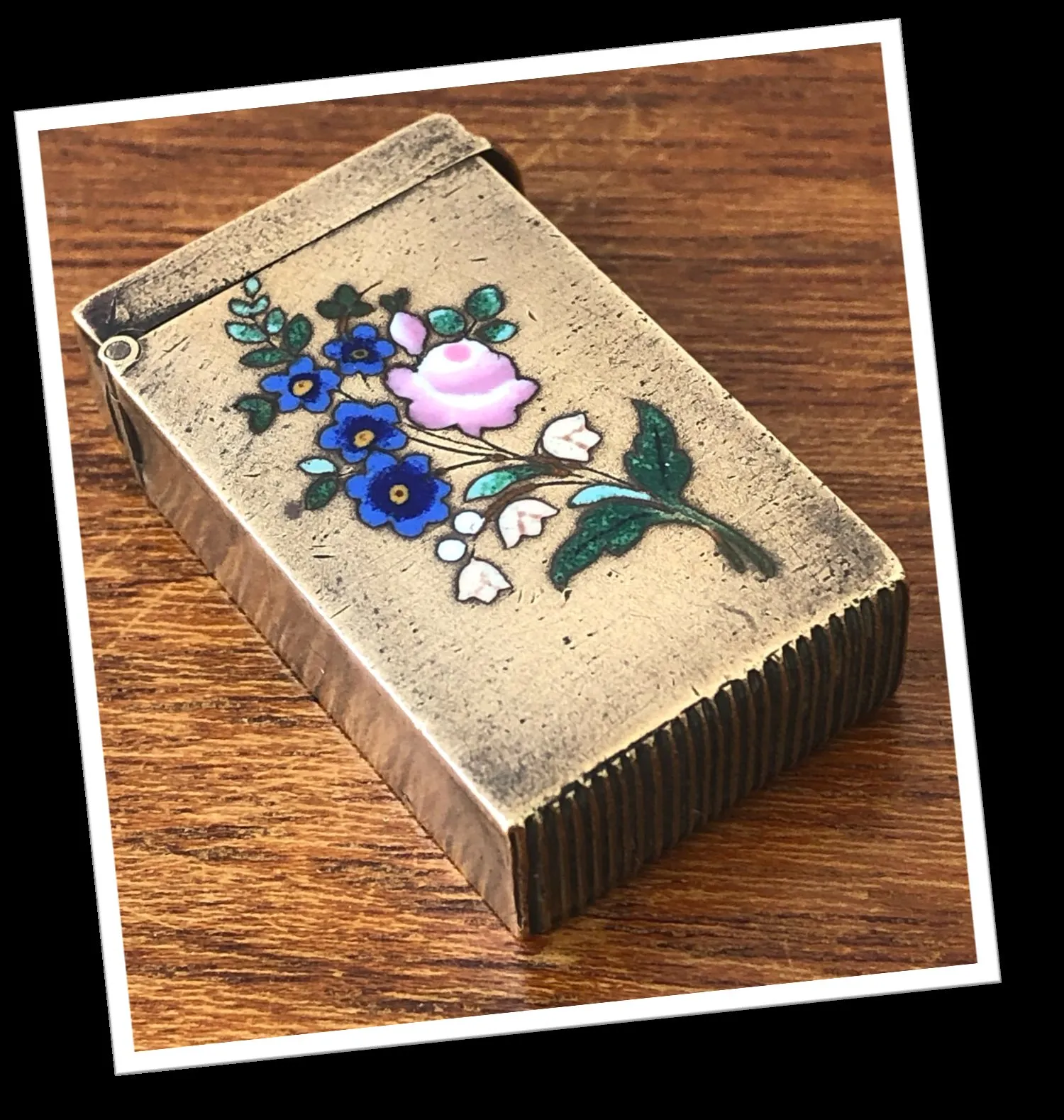N.I 1890 BOUQUET DE FLEURS ÉMAILLÉ